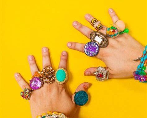 gaudy